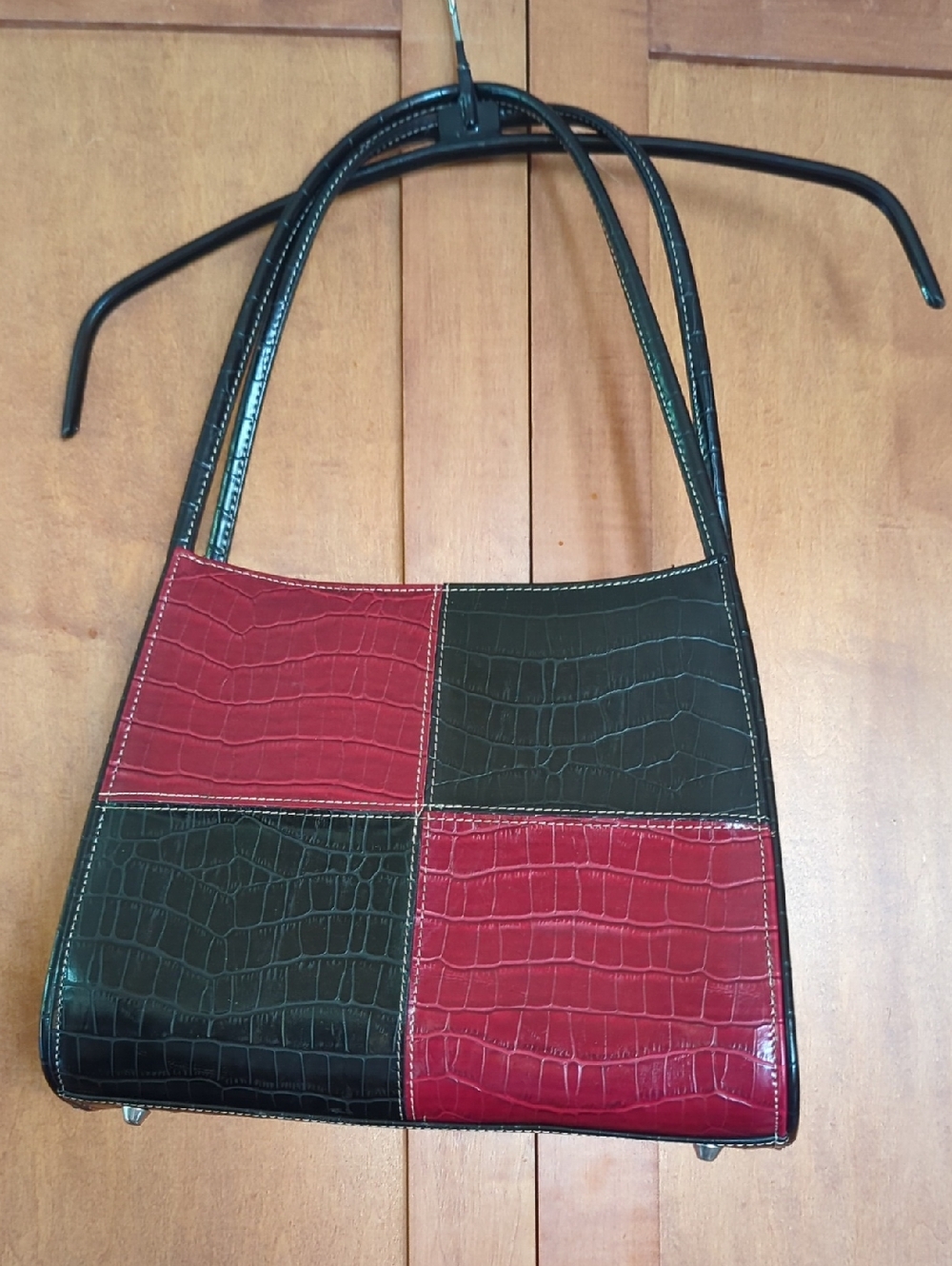 Women’s Patchwork Croc-Embossed Shoulder Bag in Black & Red